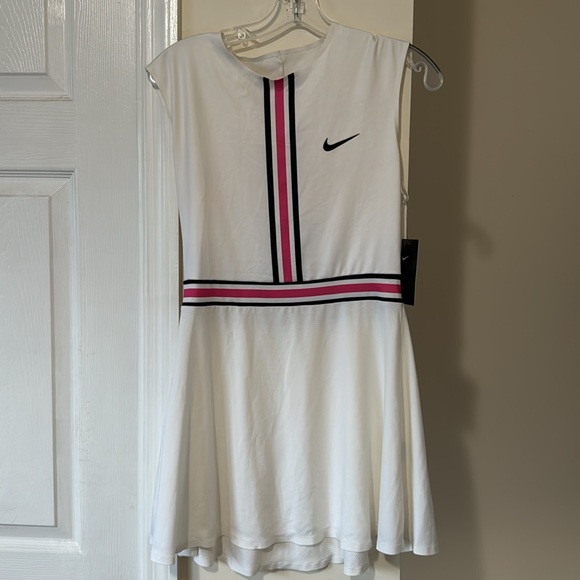 Nike Court dress - Picture 3 of 6